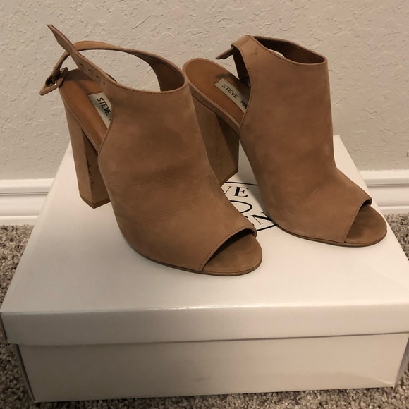 Steve Madden ‘Callvin’ in Camel Nubuck - Picture 3 of 8